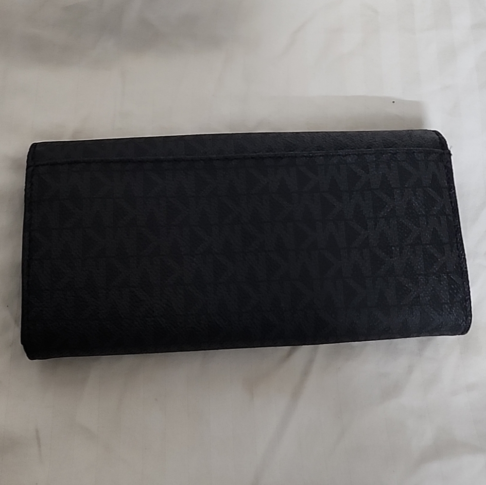 Michael Kors Fulton Wallet - Picture 11 of 11
